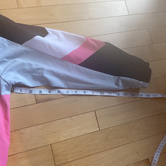 Betsey Johnson Performance Colorblocked Wind Breaker - Picture 9 of 10